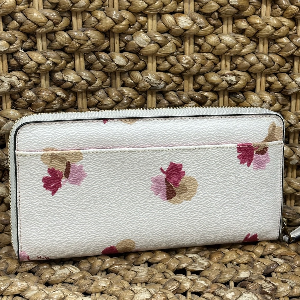 Coach Cream Floral Long Wallet - Picture 2 of 7